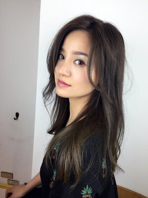 ロングヘアは前髪なしで色っぽいスタイルに Hair