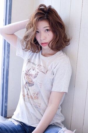 ミディアムボブは前髪あり なしでマンネリ回避 Hair