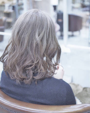 ハイトーンな透け感ヘアカラーで今年の夏は色素薄め美人に Hair ハイトーンな透け感ヘアカラーで今年の夏は色素薄め美人に Hair