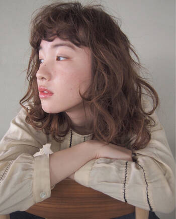 髪の毛のボリュームで悩んでるならこのヘアスタイルで解決してみない Hair