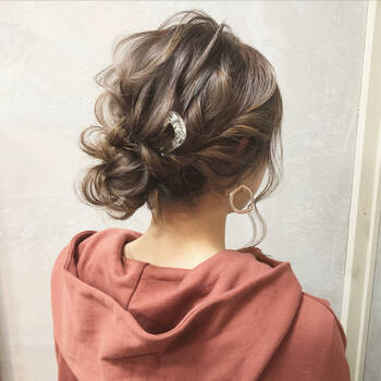 簡単シニヨンアレンジ集 ヘアアレンジが苦手な人に試してほしい Hair