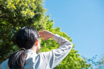 保存版 頭皮が硬いのはなぜ やわらかくするためのマッサージと改善方法 Hair