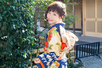 振袖に似合う髪型にスタイリング 顔型別のおすすめスタイルとポイント Hair