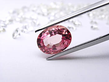 お呼ばれ結婚式で失敗しないアクセサリーのマナー 昼と夜では少し違う Hair
