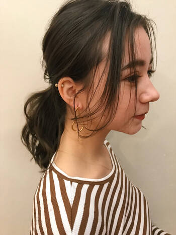 マンネリ化しがちなミディアムヘアを4つの方法でアップデート Hair