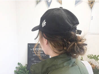 キャップや帽子で似合わせアレンジ もっとかわいく攻めちゃおう Hair