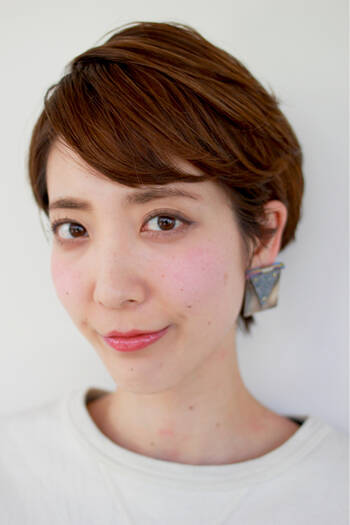 前髪あり なし向け いつもと印象違う 流し前髪のつくり方 Hair 前髪あり なし向け いつもと印象違う 流し前髪のつくり方 Hair