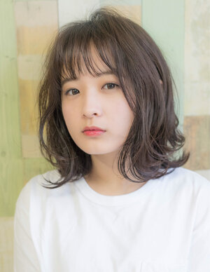 保存版 女性らしいフォルムの 長めボブ が大人気 巻いてもストレートでも可愛い Hair