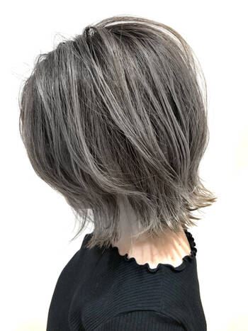 21年夏は透明感とツヤで褒められ髪に イチ押しのグレー系カラー Hair