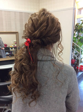 結婚式okな簡単ヘアアレンジ お呼ばれシーンも自分でアレンジ Hair