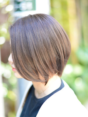 前下がりボブ 前髪なしで美人ヘアに 媚びない大人の人気ヘアスタイル Hair