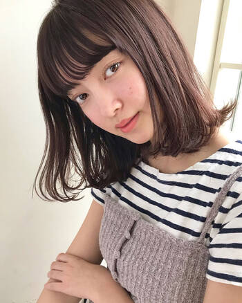 ダークブラウンなら髪色を明るくできない人でも 悪目立ちしないおしゃれヘアカラー Hair