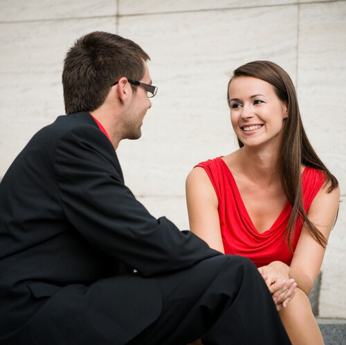 ふと思えば 年上男性に惚れやすい女性の特徴とその理由 Hair