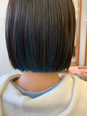 黒髪ボブには インナーカラー で可愛いスパイスを 真似したくなるトレンドヘア Hair