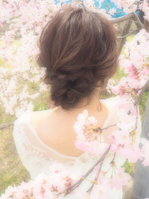 ティアラと合わせたい花嫁さんの愛されフェミニンな髪型大特集 Hair