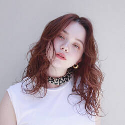 ピンクベージュの髪色で女度up おすすめヘアスタイル10選 Hair