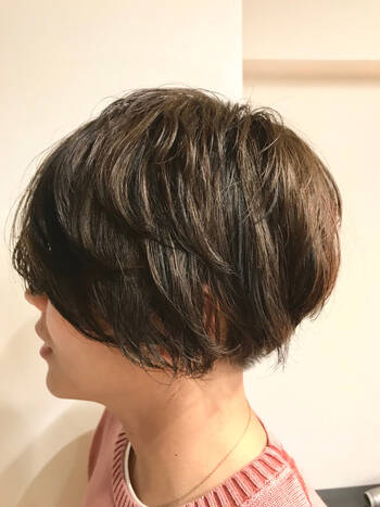 普段のカラーが覆る 立体感がオシャレなローライトカラーのススメ Hair