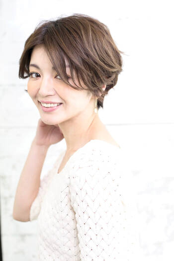 大人可愛いベリーショートには 前髪長め が断然おしゃれって知ってた Hair