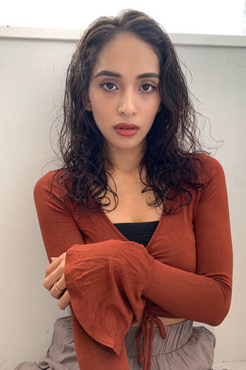 保存版 水パーマで潤ツヤ弾力のカールが叶う デジタルパーマとの違いも解説 Hair