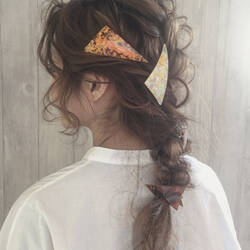 挟むだけで華やかに 三角クリップを使った大人のお洒落スタイル１０選 Hair