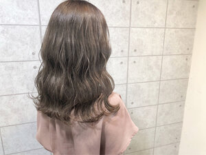 モカベージュ で透明感あるオシャレなヘアカラーにしてみない Hair