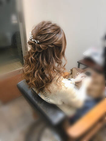 ヘアコームを使ったヘアアレンジで簡単オシャレなヘアになってみない Hair ヘアコームを使ったヘアアレンジで簡単オシャレなヘアになってみない Hair