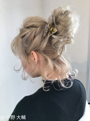 お団子に合うヘアアクセ選 不器用さんでも簡単おしゃれに使える Hair
