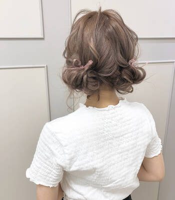 お団子に合うヘアアクセ選 不器用さんでも簡単おしゃれに使える Hair