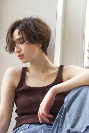 おでこが狭いという悩みを解消するポイントは前髪のつくり方にあった Hair