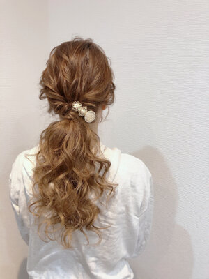 ヘアコームの使い方とおすすめヘアアレンジを紹介 モテ髪型も簡単に Hair