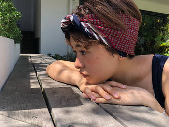 今すぐ出来ちゃう ヘアバンドを使った簡単おしゃれなヘアアレンジ Hair