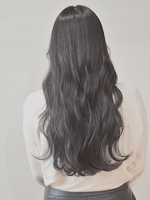 21年夏 透明感ある黒髪に近いヘアカラーで垢抜けよう Hair
