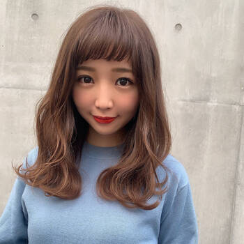フジコポンポンパウダーならペタッとなりがちな髪もサラふわ仕上げに Hair