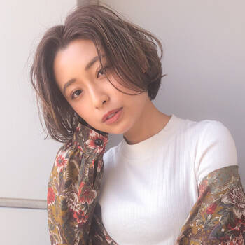 21年夏 ひし形ショートの小顔見せヘアスタイル5選 人気の秘密に迫る Hair