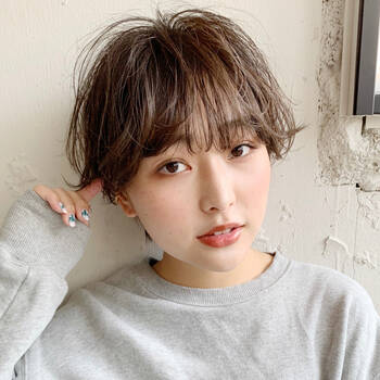21年最新 夏はケアが簡単なショート 大人可愛いヘアスタイル アレンジ Hair