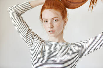 簡単セルフカットで女性らしいヘアスタイルが作れる 失敗しないコツは Hair