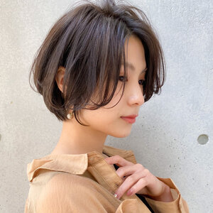 自分でレイヤーも入れれちゃう 後ろの髪を切り過ぎない女性向けカット方法 Hair
