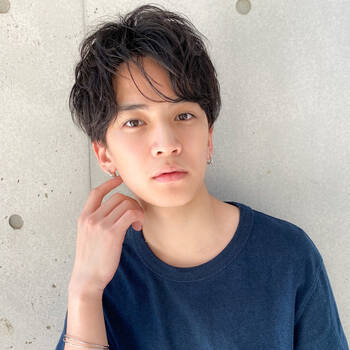 男子の定番人気マッシュヘアの魅力 カラー スタイル別ヘアスタイルカタログ Hair