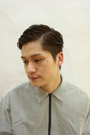 コームオーバーの特徴とヘアスタイルカタログ メンズの人気スタイルに迫る Hair