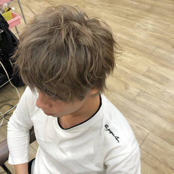 マッシュウルフのメンズヘアスタイルを色別に紹介 モテヘアーをチェック Hair