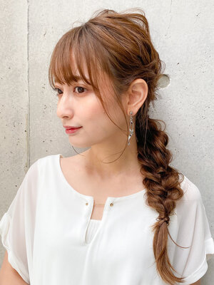 横三つ編みのヘアアレンジ集12選 様々なシーンに使える髪型を紹介 Hair
