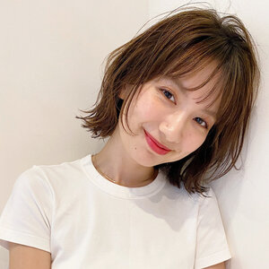 トップにボリュームを出したい ぺたんとなる髪の毛の解決策を伝授 Hair