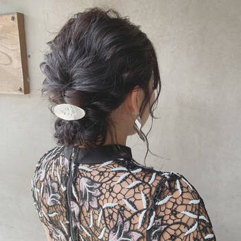 鎖骨あたりで髪がハネるのはナゼ 対処法とおすすめスタイリングを紹介 Hair