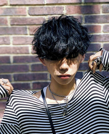 イケメン米津玄師似の髪型に憧れる おしゃれヘアのつくり方とセット伝授 Hair