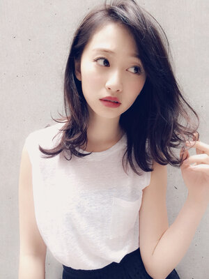 黒髪 かきあげ前髪でクール女子に 大人っぽく見えるヘアスタイル特集 Hair