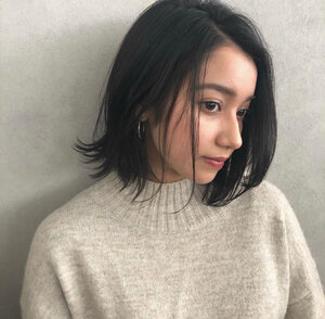 黒髪 かきあげ前髪でクール女子に 大人っぽく見えるヘアスタイル特集 Hair