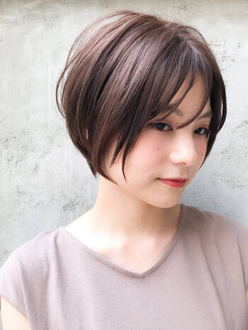 レイヤーショートで立体ヘアに変身 おしゃれ女子に人気のヘアカタ特集 Hair