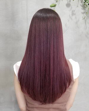 ワインレッドはシックな魅力のヘアカラー ヘアスタイル例を紹介 Hair