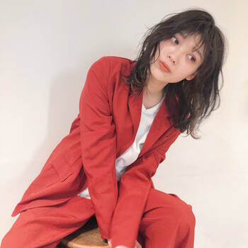 黒髪アンニュイ女子のヘアメイクとは 今身につけたいのは愁いのある色気 Hair