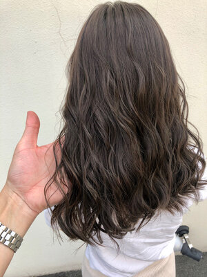 オリーブブラウンは赤みを抑えた外国人風カラー ヘアスタイル12選 Hair